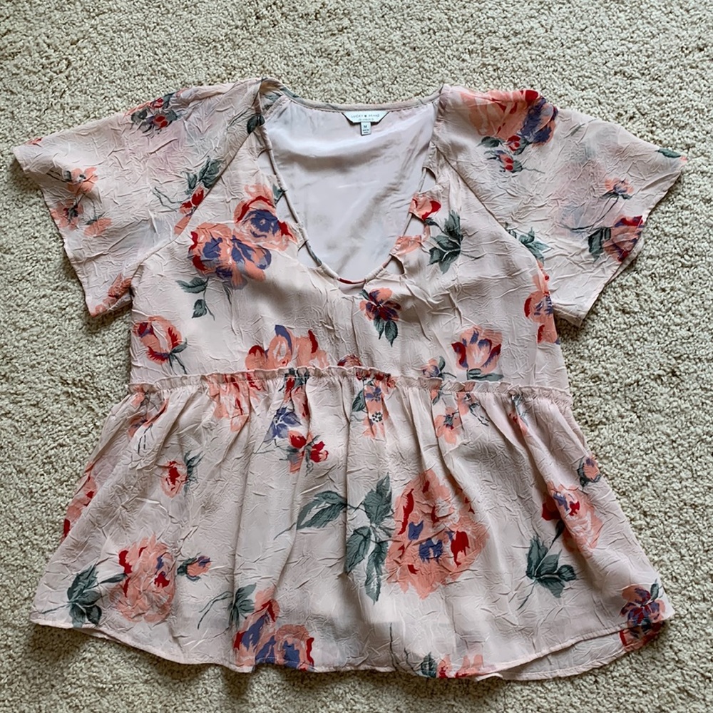 Lucky Brand women’s top with beautiful print.